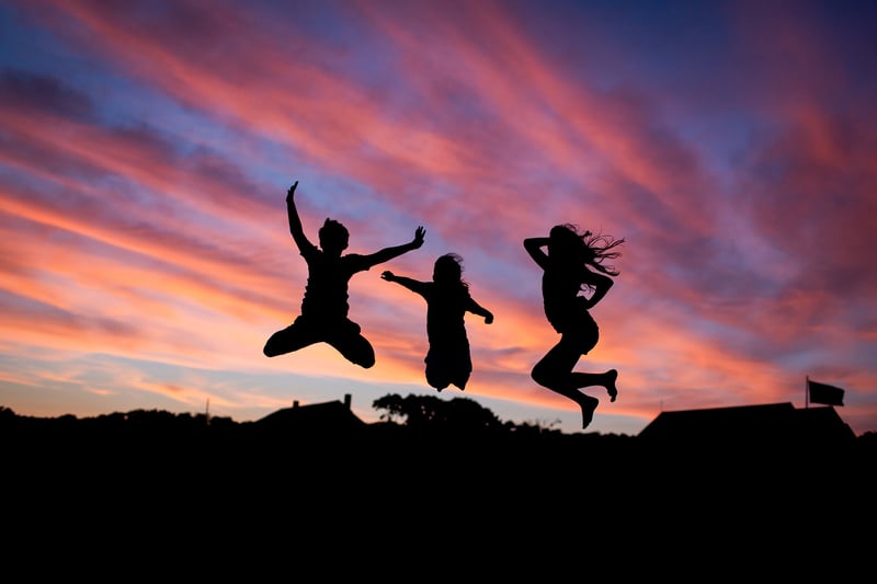 dot_blog_content_jumping_kids