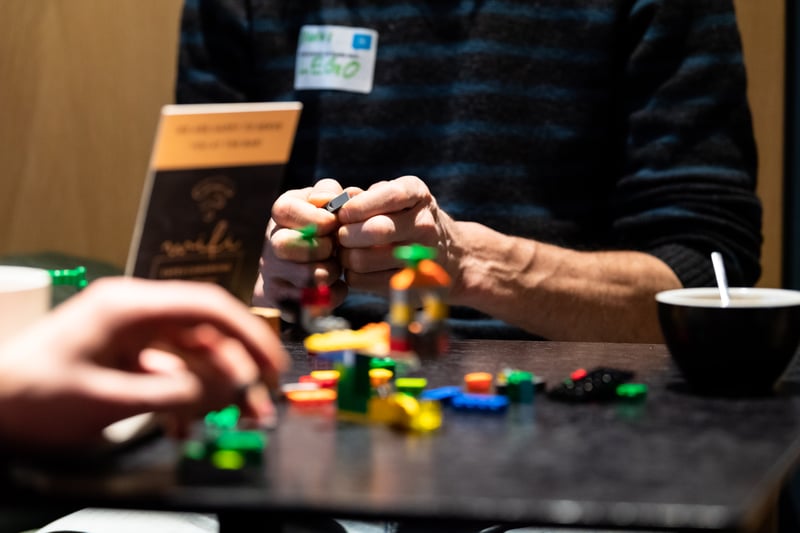 dotag-blog-content-LSP-lego-tisch